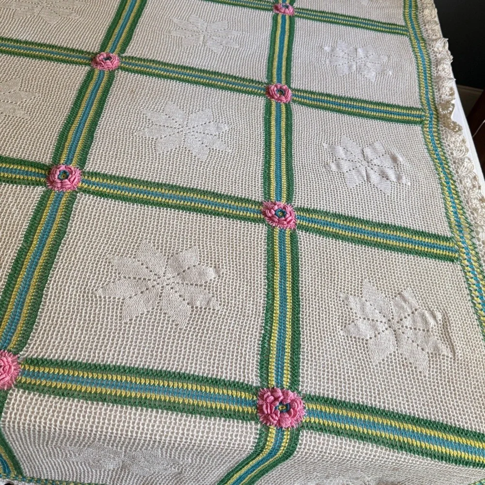Vintage Handmade Crochet Bedspread Star Pattern Pink Rose Floral TWIN XL